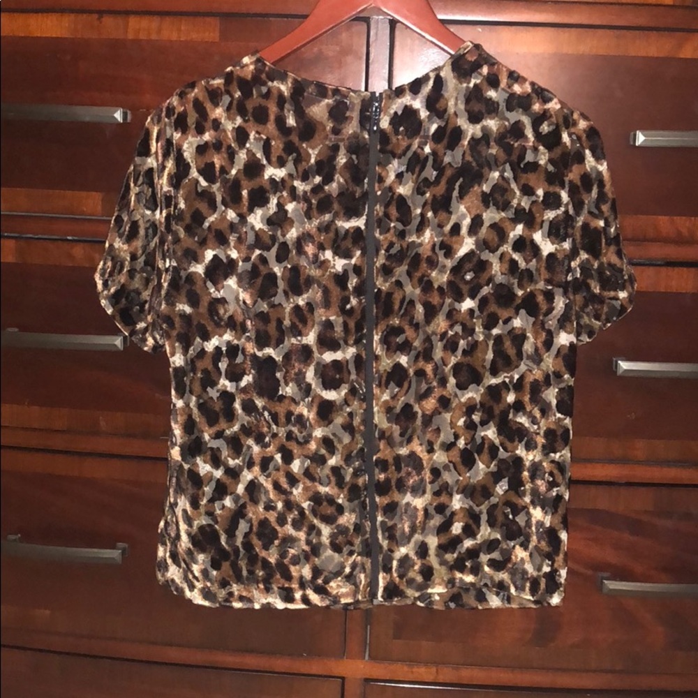 Alice + Olivia Leopard Top 🐾♥️ - Picture 3 of 7
